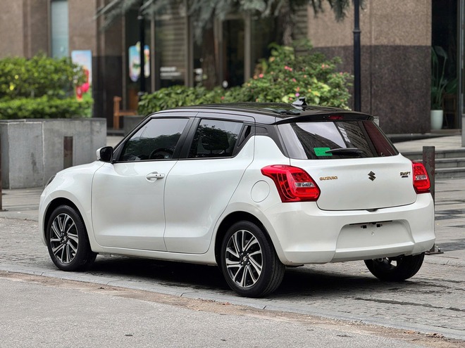 Đắt hơn gần 20 triệu nhưng Suzuki Swift 2025 hơn hẳn bản cũ: Thêm ADAS, cân bằng điện tử, chuyển sang nhập Nhật- Ảnh 4. Đắt hơn gần 20 triệu nhưng Suzuki Swift 2025 hơn hẳn bản cũ: Thêm ADAS, cân bằng điện tử, chuyển sang nhập Nhật- Ảnh 4.