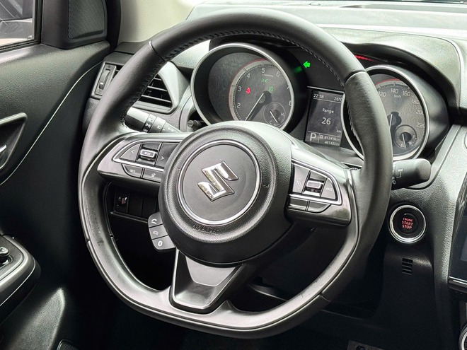Đắt hơn gần 20 triệu nhưng Suzuki Swift 2025 hơn hẳn bản cũ: Thêm ADAS, cân bằng điện tử, chuyển sang nhập Nhật- Ảnh 8. Đắt hơn gần 20 triệu nhưng Suzuki Swift 2025 hơn hẳn bản cũ: Thêm ADAS, cân bằng điện tử, chuyển sang nhập Nhật- Ảnh 8.