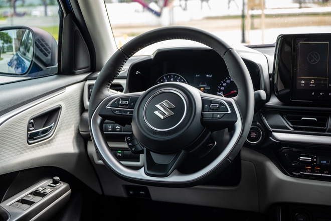Đắt hơn gần 20 triệu nhưng Suzuki Swift 2025 hơn hẳn bản cũ: Thêm ADAS, cân bằng điện tử, chuyển sang nhập Nhật- Ảnh 7. Đắt hơn gần 20 triệu nhưng Suzuki Swift 2025 hơn hẳn bản cũ: Thêm ADAS, cân bằng điện tử, chuyển sang nhập Nhật- Ảnh 7.