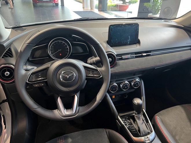 Chọn Suzuki Swift hay Mazda2 cho chị em với mức chênh 25 triệu đồng, bảng này sẽ giúp bạn tham khảo để dễ đưa ra quyết định- Ảnh 8. Chọn Suzuki Swift hay Mazda2 cho chị em với mức chênh 25 triệu đồng, bảng này sẽ giúp bạn tham khảo để dễ đưa ra quyết định- Ảnh 8.