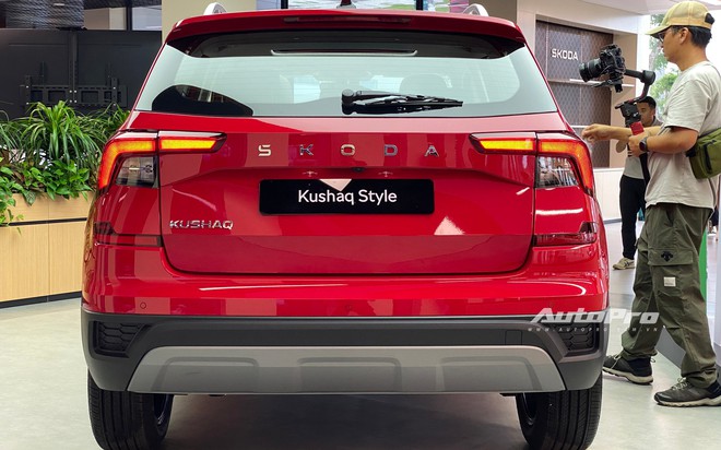 Skoda Kushaq ra mắt Việt Nam: Giá từ 599 triệu đồng, 2 bản, trang bị nội thất xịn, bản 'base' có ADAS cạnh tranh Yaris Cross, Xforce- Ảnh 4. Skoda Kushaq ra mắt Việt Nam: Giá từ 599 triệu đồng, 2 bản, trang bị nội thất xịn, bản 'base' có ADAS cạnh tranh Yaris Cross, Xforce- Ảnh 4.