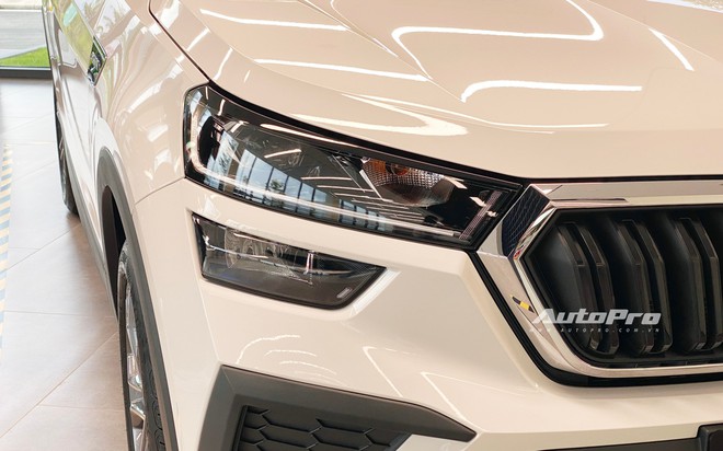 Đây là Skoda Kushaq bản 'base' đang có giá 589 triệu đồng: Đèn LED, màn lớn, có ADAS, trang bị áp đảo xe Nhật, Hàn cùng tầm giá- Ảnh 4. Đây là Skoda Kushaq bản 'base' đang có giá 589 triệu đồng: Đèn LED, màn lớn, có ADAS, trang bị áp đảo xe Nhật, Hàn cùng tầm giá- Ảnh 4.