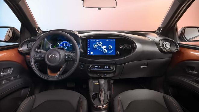 Toyota Aygo từng bán ở Việt Nam có bản nâng cấp: Thêm gói thể thao, động cơ hybrid tiêu thụ từ 3,8 lít/100km- Ảnh 9. Toyota Aygo từng bán ở Việt Nam có bản nâng cấp: Thêm gói thể thao, động cơ hybrid tiêu thụ từ 3,8 lít/100km- Ảnh 9.
