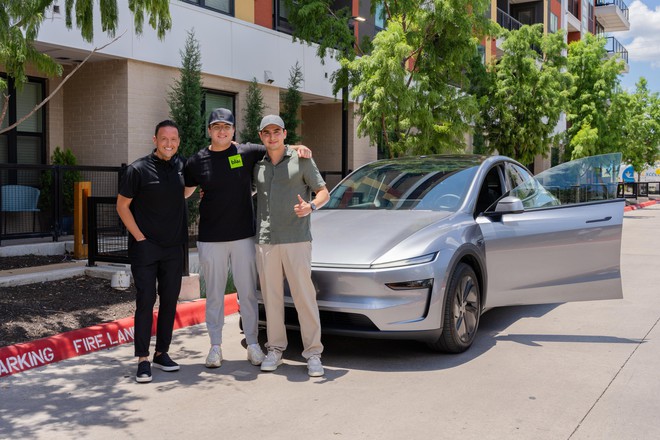 Tesla phô diễn tương lai của việc mua ô tô: Cứ việc xuống tiền, xe sẽ tự đi đến cửa nhà bạn- Ảnh 2. Tesla phô diễn tương lai của việc mua ô tô: Cứ việc xuống tiền, xe sẽ tự đi đến cửa nhà bạn- Ảnh 2.
