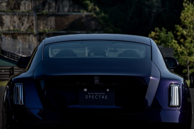 Rolls-Royce Black Badge - Cách khẳng định vị thế mới của giới siêu giàu- Ảnh 7. Rolls-Royce Black Badge - Cách khẳng định vị thế mới của giới siêu giàu- Ảnh 7.
