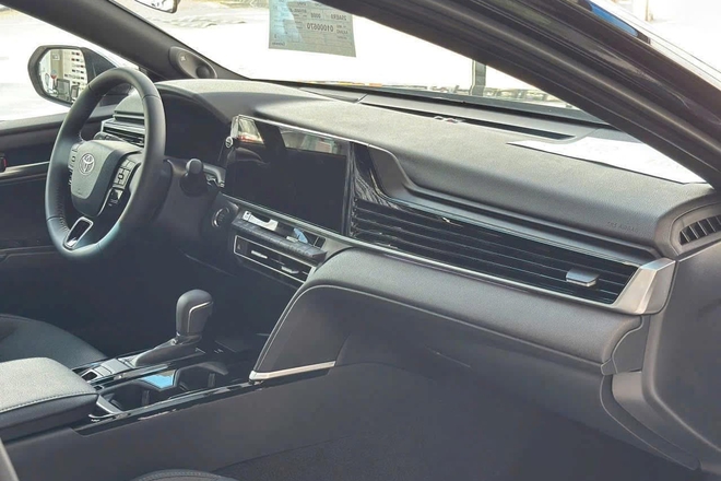 Toyota Camry giảm giá 100 triệu đồng tại đại lý: Bản 'base' còn hơn 1,1 tỷ, vẫn đắt hơn 200 triệu so với Mazda6 bản 'full'- Ảnh 8. Toyota Camry giảm giá 100 triệu đồng tại đại lý: Bản 'base' còn hơn 1,1 tỷ, vẫn đắt hơn 200 triệu so với Mazda6 bản 'full'- Ảnh 8.