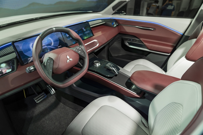 Mitsubishi DST Concept ra mắt Việt Nam: Mẫu xe 7 chỗ mới dễ thay thế Outlander, nhiều điểm giống Xforce, có ADAS- Ảnh 10. Mitsubishi DST Concept ra mắt Việt Nam: Mẫu xe 7 chỗ mới dễ thay thế Outlander, nhiều điểm giống Xforce, có ADAS- Ảnh 10.