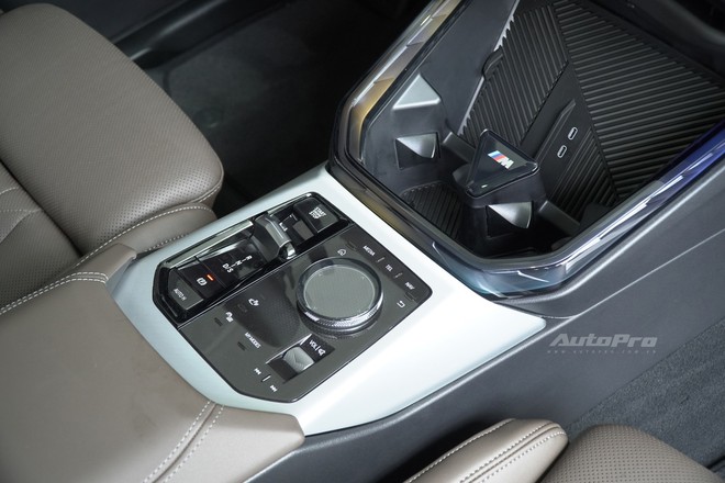 BMW X3 2025 ra mắt Việt Nam: Giá từ 2,279 tỷ đồng, chơi game trên xe, có ADAS, động cơ mới, AWD từ bản 'base' đấu GLC- Ảnh 17. BMW X3 2025 ra mắt Việt Nam: Giá từ 2,279 tỷ đồng, chơi game trên xe, có ADAS, động cơ mới, AWD từ bản 'base' đấu GLC- Ảnh 17.