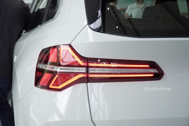 BMW X3 2025 ra mắt Việt Nam: Giá từ 2,279 tỷ đồng, chơi game trên xe, có ADAS, động cơ mới, AWD từ bản 'base' đấu GLC- Ảnh 8. BMW X3 2025 ra mắt Việt Nam: Giá từ 2,279 tỷ đồng, chơi game trên xe, có ADAS, động cơ mới, AWD từ bản 'base' đấu GLC- Ảnh 8.