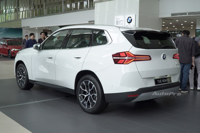 BMW X3 2025 ra mắt Việt Nam: Giá từ 2,279 tỷ đồng, chơi game trên xe, có ADAS, động cơ mới, AWD từ bản 'base' đấu GLC- Ảnh 6. BMW X3 2025 ra mắt Việt Nam: Giá từ 2,279 tỷ đồng, chơi game trên xe, có ADAS, động cơ mới, AWD từ bản 'base' đấu GLC- Ảnh 6.