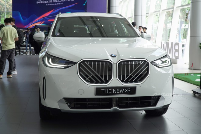 BMW X3 2025 ra mắt Việt Nam: Giá từ 2,279 tỷ đồng, chơi game trên xe, có ADAS, động cơ mới, AWD từ bản 'base' đấu GLC- Ảnh 4. BMW X3 2025 ra mắt Việt Nam: Giá từ 2,279 tỷ đồng, chơi game trên xe, có ADAS, động cơ mới, AWD từ bản 'base' đấu GLC- Ảnh 4.