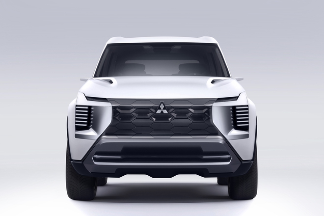Mitsubishi DST Concept ra mắt Việt Nam: Mẫu xe 7 chỗ mới dễ thay thế Outlander, nhiều điểm giống Xforce, có ADAS- Ảnh 7. Mitsubishi DST Concept ra mắt Việt Nam: Mẫu xe 7 chỗ mới dễ thay thế Outlander, nhiều điểm giống Xforce, có ADAS- Ảnh 7.