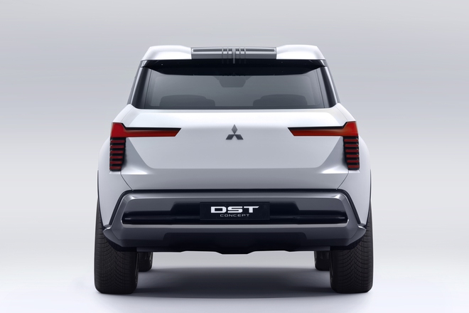 Mitsubishi DST Concept ra mắt Việt Nam: Mẫu xe 7 chỗ mới dễ thay thế Outlander, nhiều điểm giống Xforce, có ADAS- Ảnh 8. Mitsubishi DST Concept ra mắt Việt Nam: Mẫu xe 7 chỗ mới dễ thay thế Outlander, nhiều điểm giống Xforce, có ADAS- Ảnh 8.