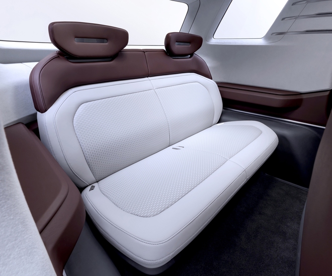 Mitsubishi DST Concept ra mắt Việt Nam: Mẫu xe 7 chỗ mới dễ thay thế Outlander, nhiều điểm giống Xforce, có ADAS- Ảnh 22. Mitsubishi DST Concept ra mắt Việt Nam: Mẫu xe 7 chỗ mới dễ thay thế Outlander, nhiều điểm giống Xforce, có ADAS- Ảnh 22.