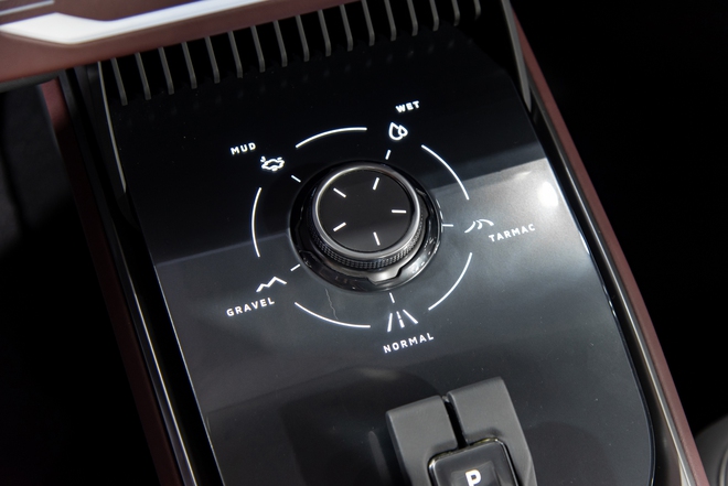 Xem thực tế Mitsubishi DST Concept ngoài đời thực: Hàng 3 cực rộng, có ADAS, nhiều điểm giống Xforce đang bán chạy- Ảnh 16. Xem thực tế Mitsubishi DST Concept ngoài đời thực: Hàng 3 cực rộng, có ADAS, nhiều điểm giống Xforce đang bán chạy- Ảnh 16.