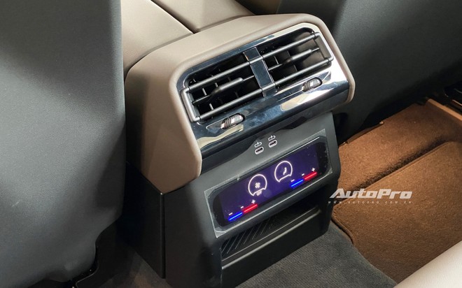 Bỏ qua bộ mâm bị CĐM 'mổ xẻ' nhiều, BMW 520i giá 2,589 tỷ đồng có nhiều 'option' rất xịn: ADAS, camera 360 chỉ là một phần- Ảnh 13. Bỏ qua bộ mâm bị CĐM 'mổ xẻ' nhiều, BMW 520i giá 2,589 tỷ đồng có nhiều 'option' rất xịn: ADAS, camera 360 chỉ là một phần- Ảnh 13.