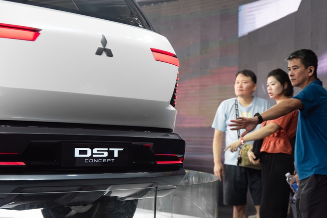 Vắt sức Mitsubishi Xforce leo dốc cao 8 mét và loạt bài thử ra trò, lại còn free tại Hà Nội- Ảnh 4. Vắt sức Mitsubishi Xforce leo dốc cao 8 mét và loạt bài thử ra trò, lại còn free tại Hà Nội- Ảnh 4.