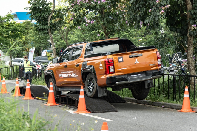 Vắt sức Mitsubishi Xforce leo dốc cao 8 mét và loạt bài thử ra trò, lại còn free tại Hà Nội- Ảnh 13. Vắt sức Mitsubishi Xforce leo dốc cao 8 mét và loạt bài thử ra trò, lại còn free tại Hà Nội- Ảnh 13.