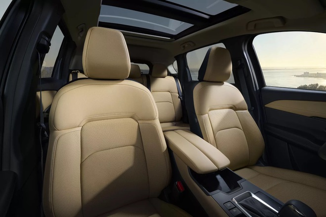 Mazda CX-5 2025 ra mắt: Nội thất mới hoàn toàn, màn hình lớn, ít phím bấm, 'úp mở' bản hybrid gây bất ngờ- Ảnh 14. Mazda CX-5 2025 ra mắt: Nội thất mới hoàn toàn, màn hình lớn, ít phím bấm, 'úp mở' bản hybrid gây bất ngờ- Ảnh 14.