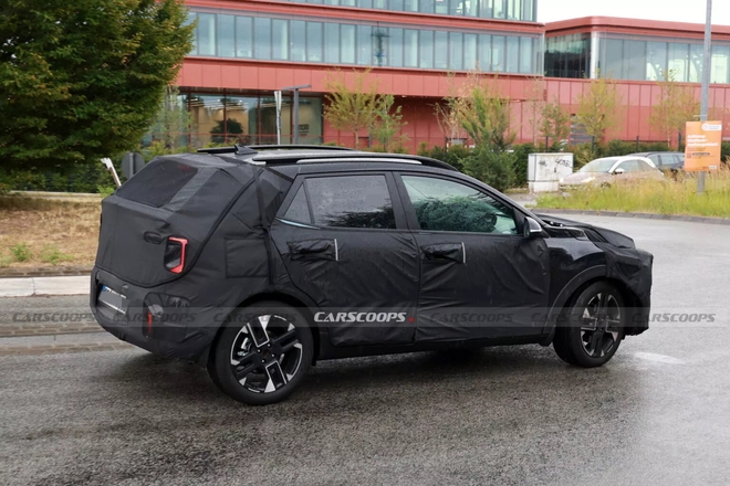 Kia Stonic - SUV cùng cỡ Sonet sắp có nâng cấp lớn với thiết kế mới, động cơ hybrid, có ADAS- Ảnh 3. Kia Stonic - SUV cùng cỡ Sonet sắp có nâng cấp lớn với thiết kế mới, động cơ hybrid, có ADAS- Ảnh 3.