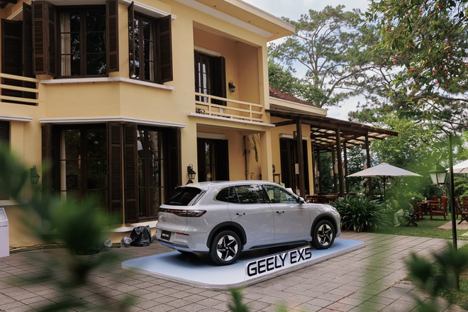 Geely EX5 ra mắt tại Việt Nam: Hai bản, giá từ 839 triệu đồng, 495km/sạc, có ADAS- Ảnh 15. Geely EX5 ra mắt tại Việt Nam: Hai bản, giá từ 839 triệu đồng, 495km/sạc, có ADAS- Ảnh 15.