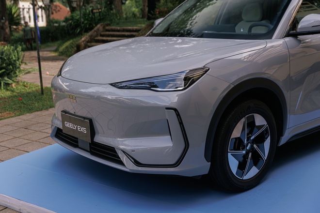 Geely EX5 ra mắt tại Việt Nam: Hai bản, giá từ 839 triệu đồng, 495km/sạc, có ADAS- Ảnh 4. Geely EX5 ra mắt tại Việt Nam: Hai bản, giá từ 839 triệu đồng, 495km/sạc, có ADAS- Ảnh 4.