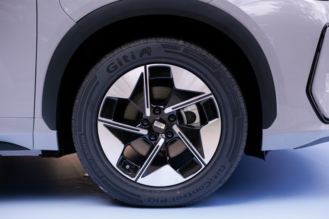 Geely EX5 ra mắt tại Việt Nam: Hai bản, giá từ 839 triệu đồng, 495km/sạc, có ADAS- Ảnh 5. Geely EX5 ra mắt tại Việt Nam: Hai bản, giá từ 839 triệu đồng, 495km/sạc, có ADAS- Ảnh 5.