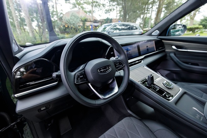 Chi tiết Geely Monjaro ra mắt Việt Nam: Chốt giá cao nhất gần 1,2 tỷ đấu Santa Fe, có bản hybrid, ADAS- Ảnh 14. Chi tiết Geely Monjaro ra mắt Việt Nam: Chốt giá cao nhất gần 1,2 tỷ đấu Santa Fe, có bản hybrid, ADAS- Ảnh 14.