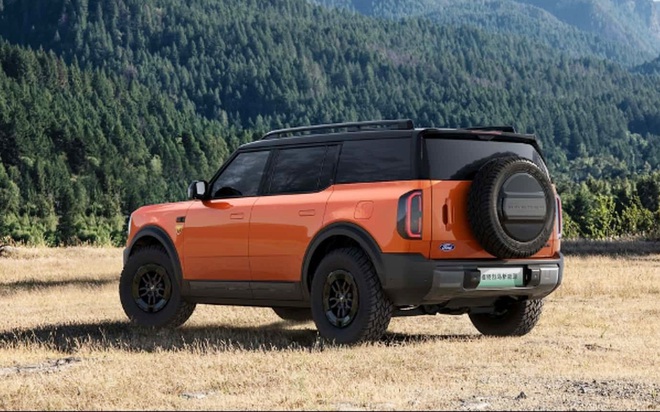 Ford Bronco bản mới ra mắt: Dáng như Defender, có tùy chọn điện và PHEV, làm riêng cho một thị trường ở châu Á, về Việt Nam dễ hot- Ảnh 5. Ford Bronco bản mới ra mắt: Dáng như Defender, có tùy chọn điện và PHEV, làm riêng cho một thị trường ở châu Á, về Việt Nam dễ hot- Ảnh 5.