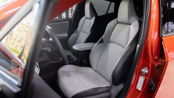 Subaru Uncharted ra mắt: Nhỏ gọn như Crosstrek tại Việt Nam nhưng chạy điện, nội thất ‘đặc sệt’ Toyota, chạy gần 500km/sạc- Ảnh 8. Subaru Uncharted ra mắt: Nhỏ gọn như Crosstrek tại Việt Nam nhưng chạy điện, nội thất ‘đặc sệt’ Toyota, chạy gần 500km/sạc- Ảnh 8.