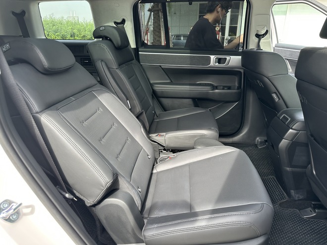 Hyundai Santa Fe hybrid ra mắt ĐNÁ: Giá quy đổi từ 1,37 tỷ đồng, ăn xăng 5,1 lít/100 km, về Việt Nam sẽ tăng sức cạnh tranh trước CR-V- Ảnh 5. Hyundai Santa Fe hybrid ra mắt ĐNÁ: Giá quy đổi từ 1,37 tỷ đồng, ăn xăng 5,1 lít/100 km, về Việt Nam sẽ tăng sức cạnh tranh trước CR-V- Ảnh 5.
