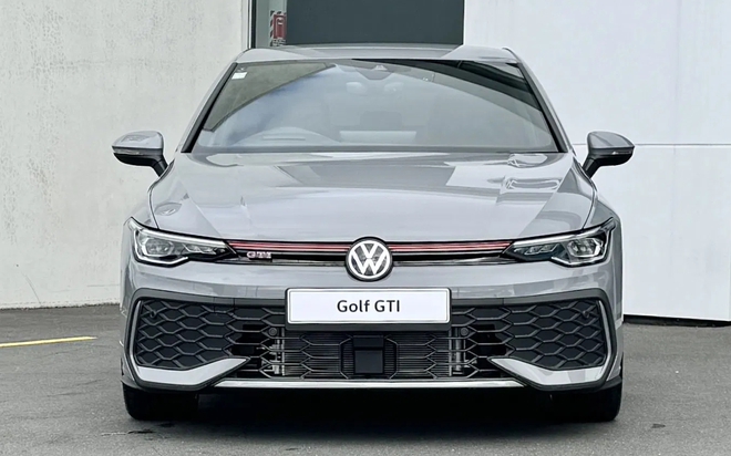 VW Golf lần đầu bán chính hãng tại Việt Nam: Giá dự kiến từ trên 1,2 tỷ đồng, 4 bản, có bản cực mạnh đấu Civic Type R- Ảnh 3. VW Golf lần đầu bán chính hãng tại Việt Nam: Giá dự kiến từ trên 1,2 tỷ đồng, 4 bản, có bản cực mạnh đấu Civic Type R- Ảnh 3.