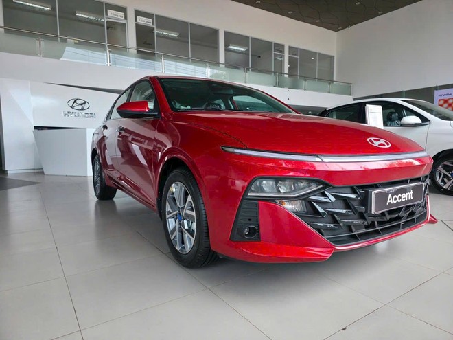 Hyundai Accent ‘tồn kho’ giảm 79 triệu tại đại lý: Bản 'full' rẻ ngang Vios bản giữa nhưng lời hơn hẳn gói ADAS- Ảnh 5. Hyundai Accent ‘tồn kho’ giảm 79 triệu tại đại lý: Bản 'full' rẻ ngang Vios bản giữa nhưng lời hơn hẳn gói ADAS- Ảnh 5.