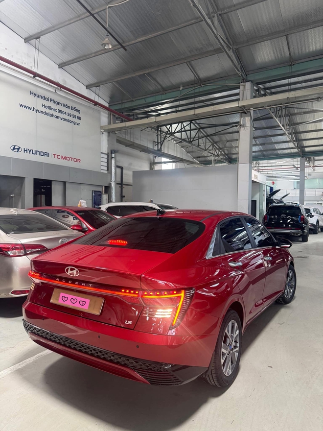 Hyundai Accent ‘tồn kho’ giảm 79 triệu tại đại lý: Bản 'full' rẻ ngang Vios bản giữa nhưng lời hơn hẳn gói ADAS- Ảnh 3. Hyundai Accent ‘tồn kho’ giảm 79 triệu tại đại lý: Bản 'full' rẻ ngang Vios bản giữa nhưng lời hơn hẳn gói ADAS- Ảnh 3.