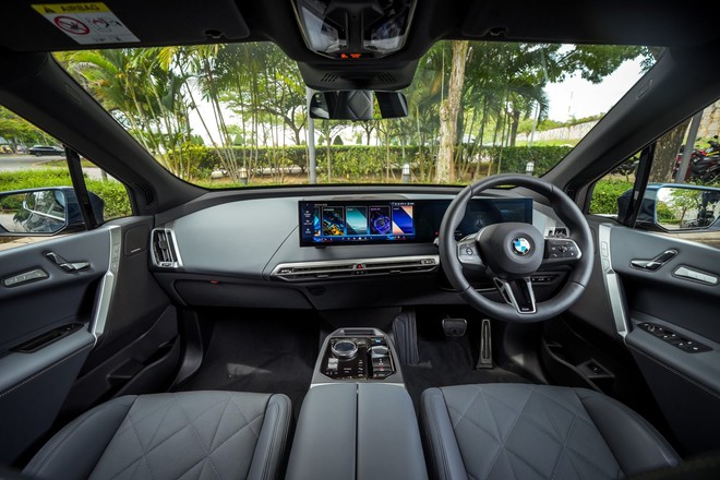 BMW iX từng gây chú ý tại Việt Nam có bản nâng cấp cho ĐNÁ: Mạnh ngang Taycan mà chạy tới hơn 700km mới phải sạc- Ảnh 7. BMW iX từng gây chú ý tại Việt Nam có bản nâng cấp cho ĐNÁ: Mạnh ngang Taycan mà chạy tới hơn 700km mới phải sạc- Ảnh 7.