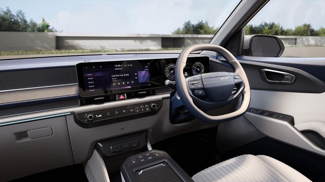 Kia Carens bản điện giá quy đổi gần 550 triệu đồng mở bán từ hôm nay, có cơ hội về Việt Nam khi xe xăng sắp bị hạn chế- Ảnh 6. Kia Carens bản điện giá quy đổi gần 550 triệu đồng mở bán từ hôm nay, có cơ hội về Việt Nam khi xe xăng sắp bị hạn chế- Ảnh 6.