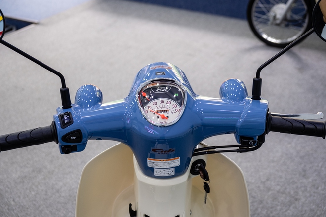 Honda Super Cub 50 Final Edition đã về Việt Nam: Màu hoài cổ, nhiều chi tiết độc quyền, sản xuất giới hạn toàn cầu- Ảnh 7. Honda Super Cub 50 Final Edition đã về Việt Nam: Màu hoài cổ, nhiều chi tiết độc quyền, sản xuất giới hạn toàn cầu- Ảnh 7.