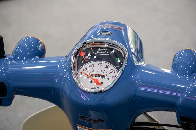 Honda Super Cub 50 Final Edition đã về Việt Nam: Màu hoài cổ, nhiều chi tiết độc quyền, sản xuất giới hạn toàn cầu- Ảnh 8. Honda Super Cub 50 Final Edition đã về Việt Nam: Màu hoài cổ, nhiều chi tiết độc quyền, sản xuất giới hạn toàn cầu- Ảnh 8.