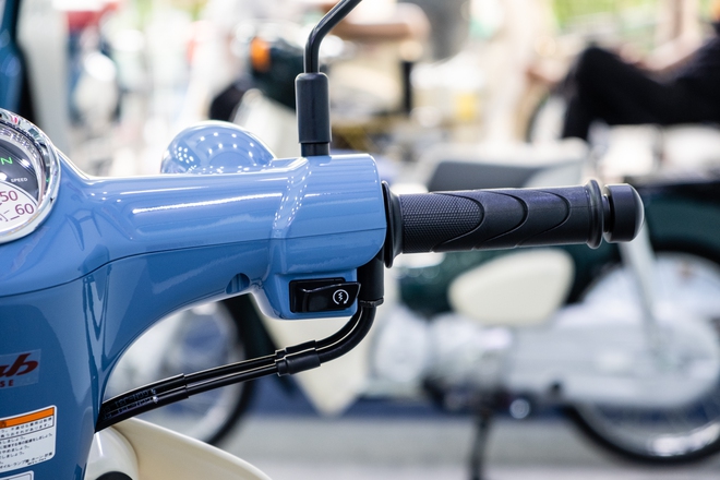 Honda Super Cub 50 Final Edition đã về Việt Nam: Màu hoài cổ, nhiều chi tiết độc quyền, sản xuất giới hạn toàn cầu- Ảnh 10. Honda Super Cub 50 Final Edition đã về Việt Nam: Màu hoài cổ, nhiều chi tiết độc quyền, sản xuất giới hạn toàn cầu- Ảnh 10.