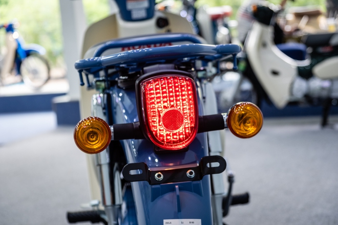 Honda Super Cub 50 Final Edition đã về Việt Nam: Màu hoài cổ, nhiều chi tiết độc quyền, sản xuất giới hạn toàn cầu- Ảnh 20. Honda Super Cub 50 Final Edition đã về Việt Nam: Màu hoài cổ, nhiều chi tiết độc quyền, sản xuất giới hạn toàn cầu- Ảnh 20.