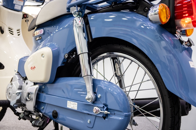 Honda Super Cub 50 Final Edition đã về Việt Nam: Màu hoài cổ, nhiều chi tiết độc quyền, sản xuất giới hạn toàn cầu- Ảnh 21. Honda Super Cub 50 Final Edition đã về Việt Nam: Màu hoài cổ, nhiều chi tiết độc quyền, sản xuất giới hạn toàn cầu- Ảnh 21.