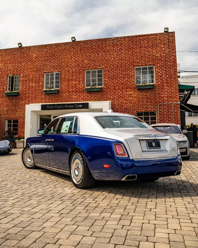 Rolls-Royce Phantom độc lạ về Việt Nam: Riêng bộ mâm giá bằng Xforce, lớp sơn cũng tốn hàng trăm triệu đồng- Ảnh 4. Rolls-Royce Phantom độc lạ về Việt Nam: Riêng bộ mâm giá bằng Xforce, lớp sơn cũng tốn hàng trăm triệu đồng- Ảnh 4.