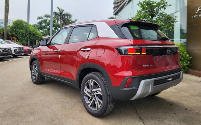 Hyundai Creta 2025 giảm giá mạnh tại đại lý: Bản 'base' còn hơn 564 triệu đồng, kịch sàn giá nhóm xe Nhật, Hàn cùng phân khúc- Ảnh 7. Hyundai Creta 2025 giảm giá mạnh tại đại lý: Bản 'base' còn hơn 564 triệu đồng, kịch sàn giá nhóm xe Nhật, Hàn cùng phân khúc- Ảnh 7.