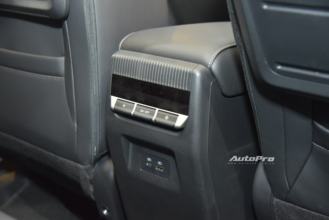 Ngồi thử thực tế 3 hàng ghế Mitsubishi Destinator xem rộng thế nào, tiện nghi ra sao, đi gia đình có thoải mái không- Ảnh 6. Ngồi thử thực tế 3 hàng ghế Mitsubishi Destinator xem rộng thế nào, tiện nghi ra sao, đi gia đình có thoải mái không- Ảnh 6.