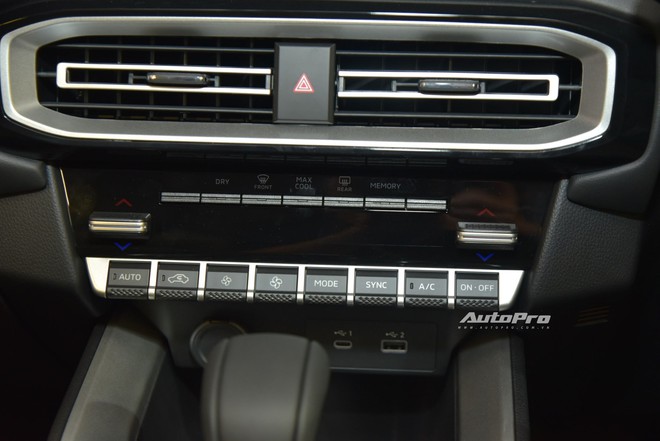 Ngồi thử thực tế 3 hàng ghế Mitsubishi Destinator xem rộng thế nào, tiện nghi ra sao, đi gia đình có thoải mái không- Ảnh 11. Ngồi thử thực tế 3 hàng ghế Mitsubishi Destinator xem rộng thế nào, tiện nghi ra sao, đi gia đình có thoải mái không- Ảnh 11.
