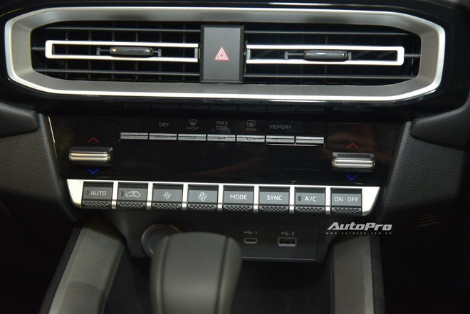 Sang Indonesia xem thực tế Mitsubishi Destinator giá quy đổi cao nhất 745 triệu đồng trước khi về Việt Nam: Nhìn ‘lực’ hơn, rộng và thoáng hơn Xforce- Ảnh 18. Sang Indonesia xem thực tế Mitsubishi Destinator giá quy đổi cao nhất 745 triệu đồng trước khi về Việt Nam: Nhìn ‘lực’ hơn, rộng và thoáng hơn Xforce- Ảnh 18.