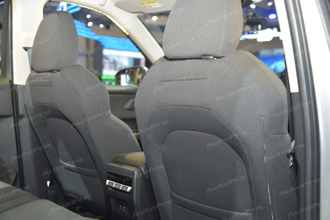 Chi tiết Mitsubishi Destinator GLS: Giá quy đổi từ 617 triệu đồng, phù hợp cho người thực dụng không cần quá nhiều tiện nghi nhưng muốn cabin rộng và gầm cao hẳn- Ảnh 10. Chi tiết Mitsubishi Destinator GLS: Giá quy đổi từ 617 triệu đồng, phù hợp cho người thực dụng không cần quá nhiều tiện nghi nhưng muốn cabin rộng và gầm cao hẳn- Ảnh 10.