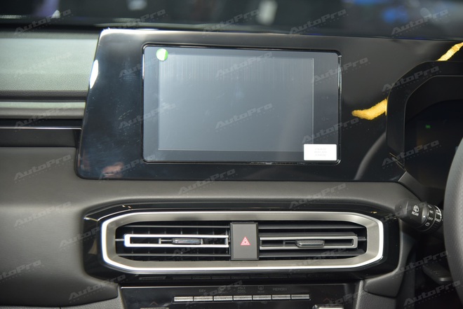 Mitsubishi Destinator Exceed có gì cho mức giá quy đổi 650 triệu đồng: Trang bị đủ dùng, có Cruise Control nhưng 'vắng bóng' ADAS- Ảnh 8. Mitsubishi Destinator Exceed có gì cho mức giá quy đổi 650 triệu đồng: Trang bị đủ dùng, có Cruise Control nhưng 'vắng bóng' ADAS- Ảnh 8.