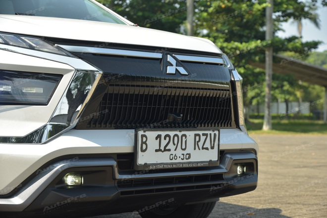 Sờ tận tay Mitsubishi Xpander mới sắp ra mắt Việt Nam ‘vào tháng 9’: Thiết kế tinh chỉnh nhẹ, màn hình lớn hơn, thêm túi khí, vẫn ‘vắng bóng’ ADAS- Ảnh 3. Sờ tận tay Mitsubishi Xpander mới sắp ra mắt Việt Nam ‘vào tháng 9’: Thiết kế tinh chỉnh nhẹ, màn hình lớn hơn, thêm túi khí, vẫn ‘vắng bóng’ ADAS- Ảnh 3.