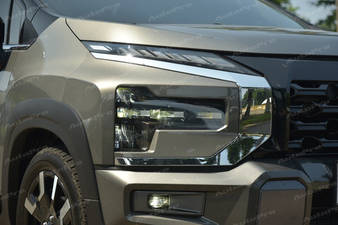 Sờ tận tay Mitsubishi Xpander mới sắp ra mắt Việt Nam ‘vào tháng 9’: Thiết kế tinh chỉnh nhẹ, màn hình lớn hơn, thêm túi khí, vẫn ‘vắng bóng’ ADAS- Ảnh 16. Sờ tận tay Mitsubishi Xpander mới sắp ra mắt Việt Nam ‘vào tháng 9’: Thiết kế tinh chỉnh nhẹ, màn hình lớn hơn, thêm túi khí, vẫn ‘vắng bóng’ ADAS- Ảnh 16.
